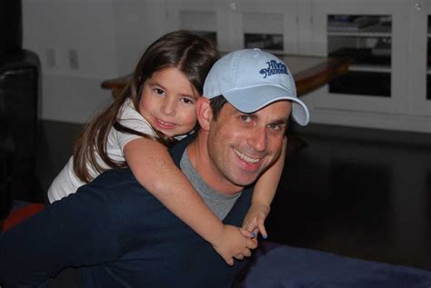 A rideshare driver makes an hourslong trek to take a dad to his.